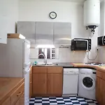 Latin Quarter - Notre Dame Apartment